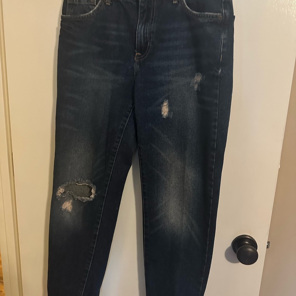 Ladies boyfriend dark wash distressed jeans Forever 21 size 28